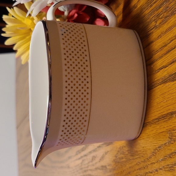 Kate Spade Whitaker Street creamer - Picture 2 of 11